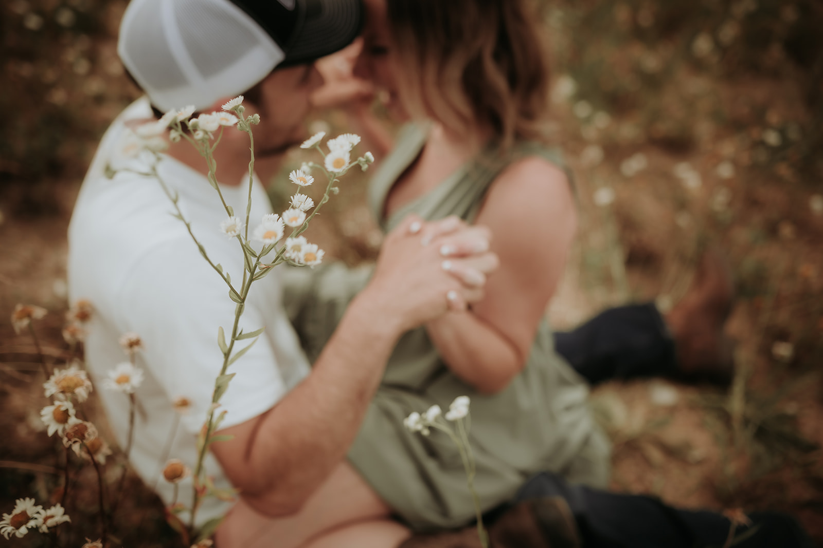 Couples Photos in the Summer wild Flowers